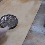 Стильный аксессуар для кухни из дорогого сорта дерева: как сделать красивую солонку своими руками